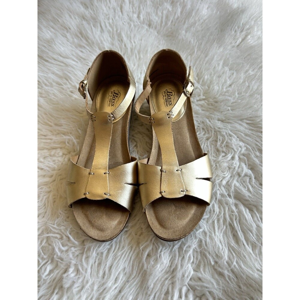 Bass Kayla Women’s Size 8.5 Sandals Gold Leather FLAW OLD MONEY